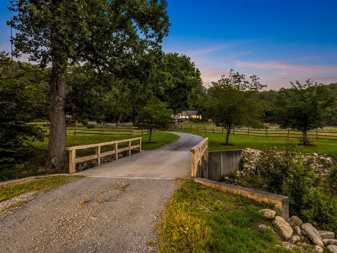 Casa en Mill Spring, Carolina del Norte, Estados Unidos 2 - 18603812