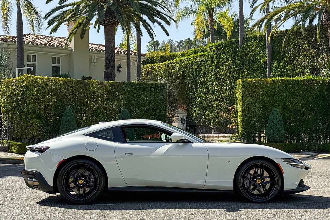 Coupe in West Hollywood, CA, United States 4 - 18716876