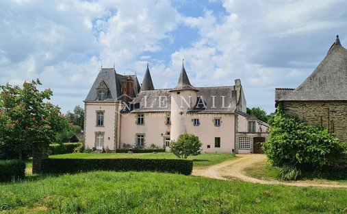 Schloss in Ploermel, Bretagne, Frankreich 1