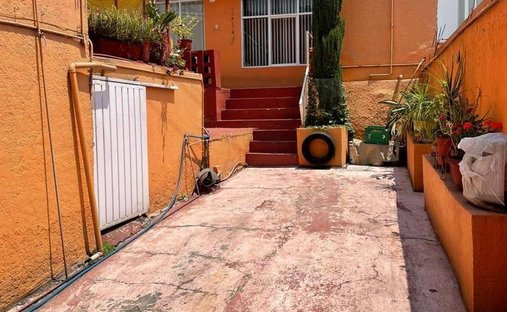 Land in Santa Catarina Yecahuitzotl, Mexico City, Mexico 1