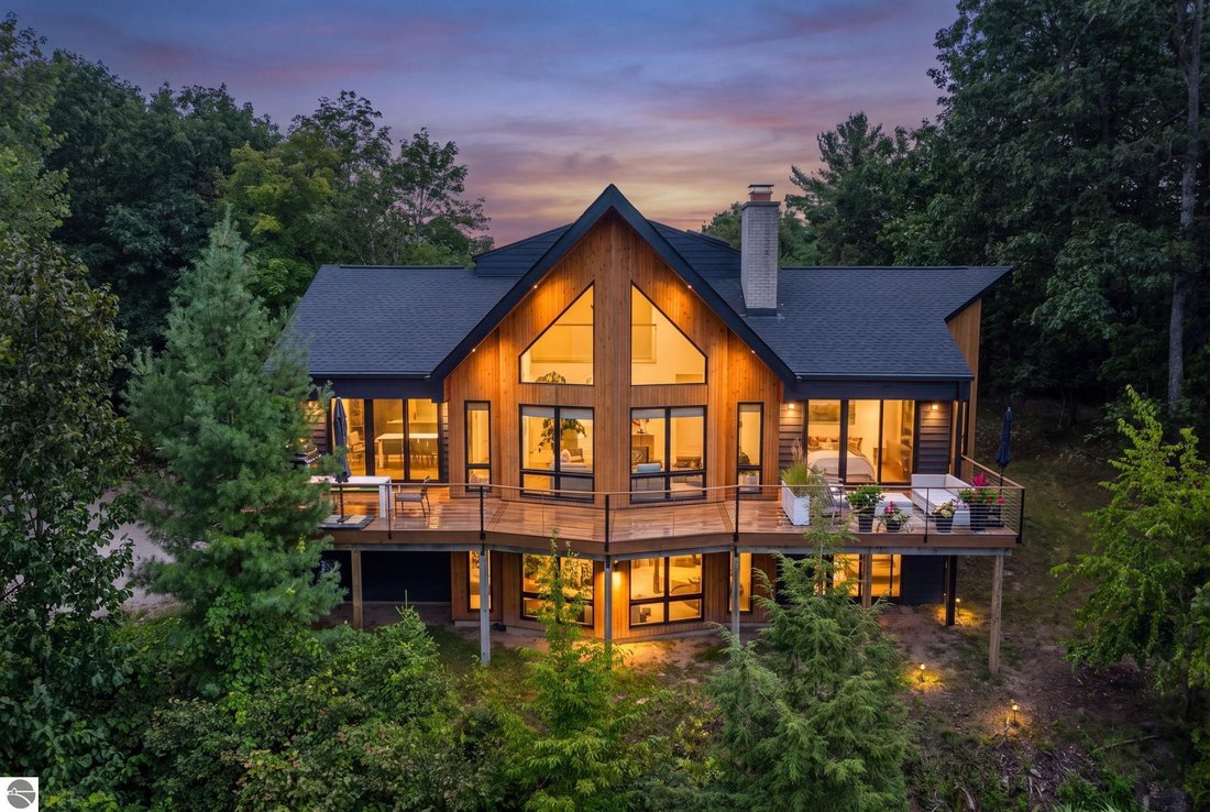 House in Traverse City, Michigan, United States 1 - 18718165