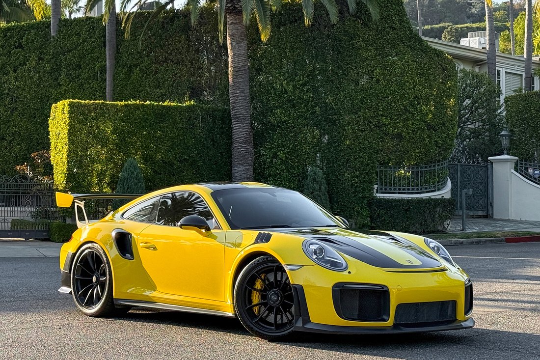 Coupe in West Hollywood, CA, United States 3 - 18717061