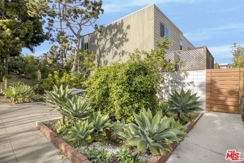 Santa Monica, California, United States 2 - 18718927