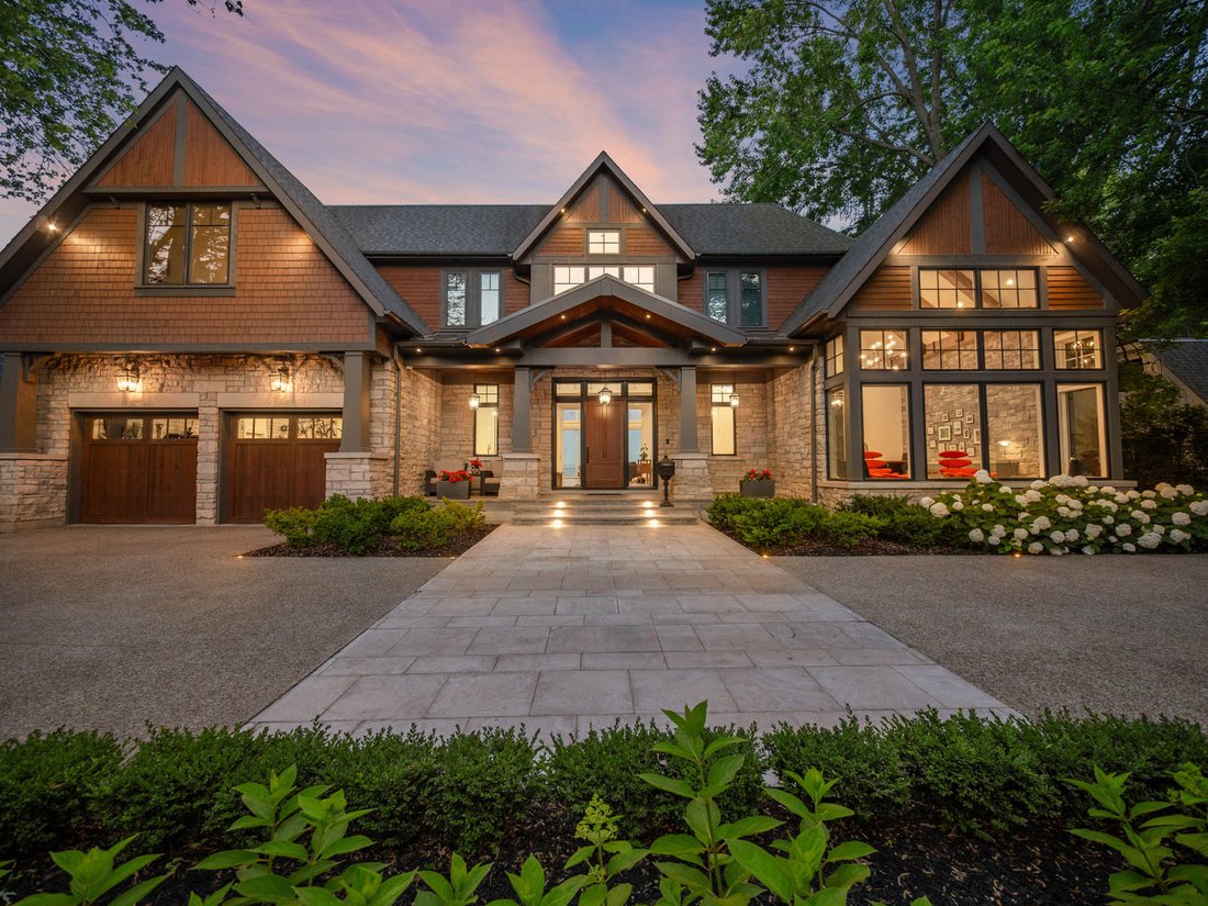 Estate in Burlington, Ontario, Canada 2 - 16657211