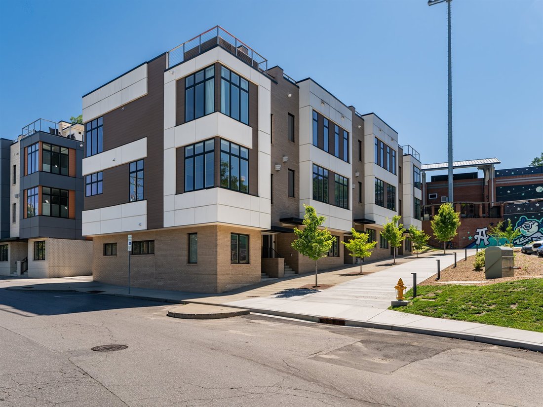 Townhouse in Asheville, North Carolina, United States 5 - 18603779