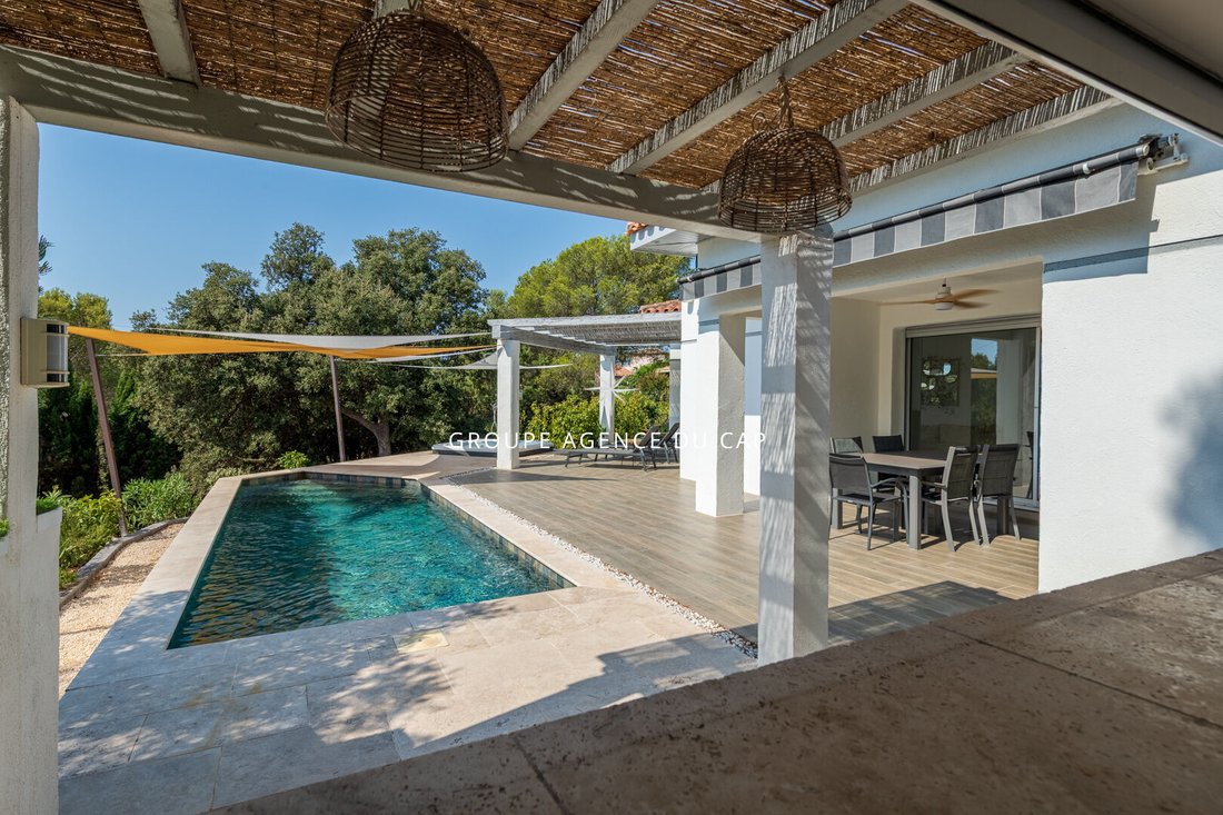 Villa a Esterni, Fréjus, Francia 1 - 18719903