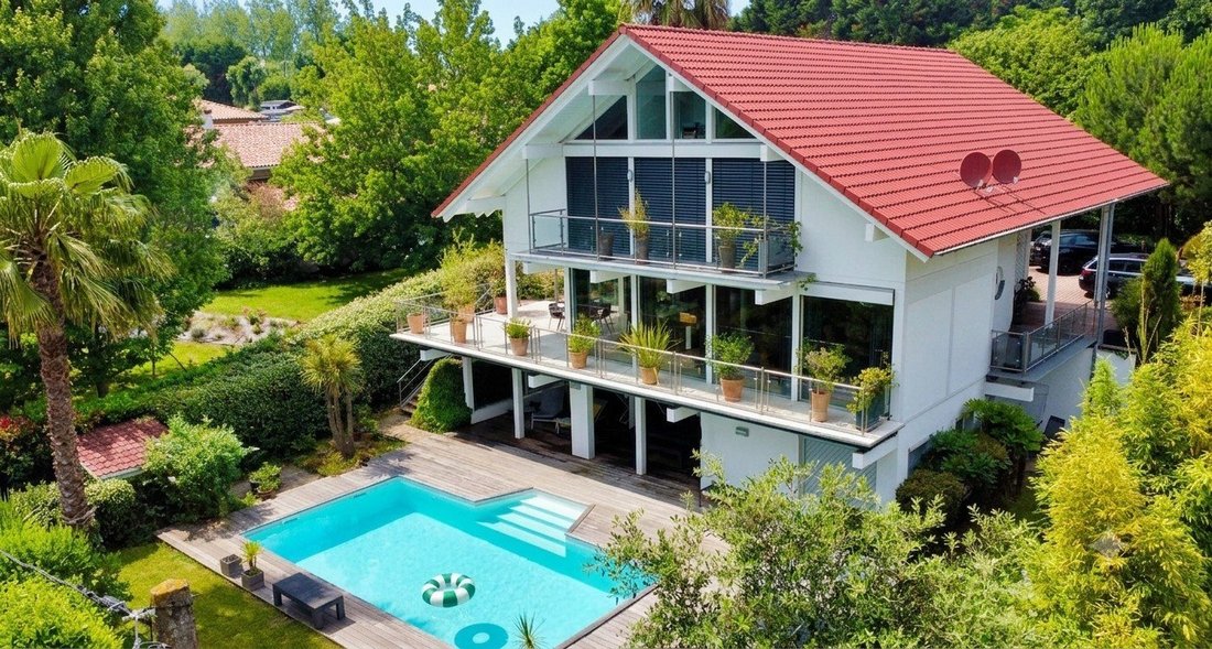 Villa a Anglet, Nuova Aquitania, Francia 1 - 18716907