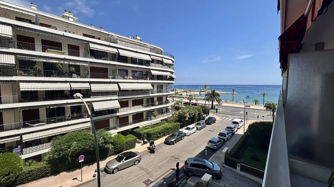 Wohnung in Menton, Provence-Alpes-Côte d'Azur, Frankreich 1 - 16546881