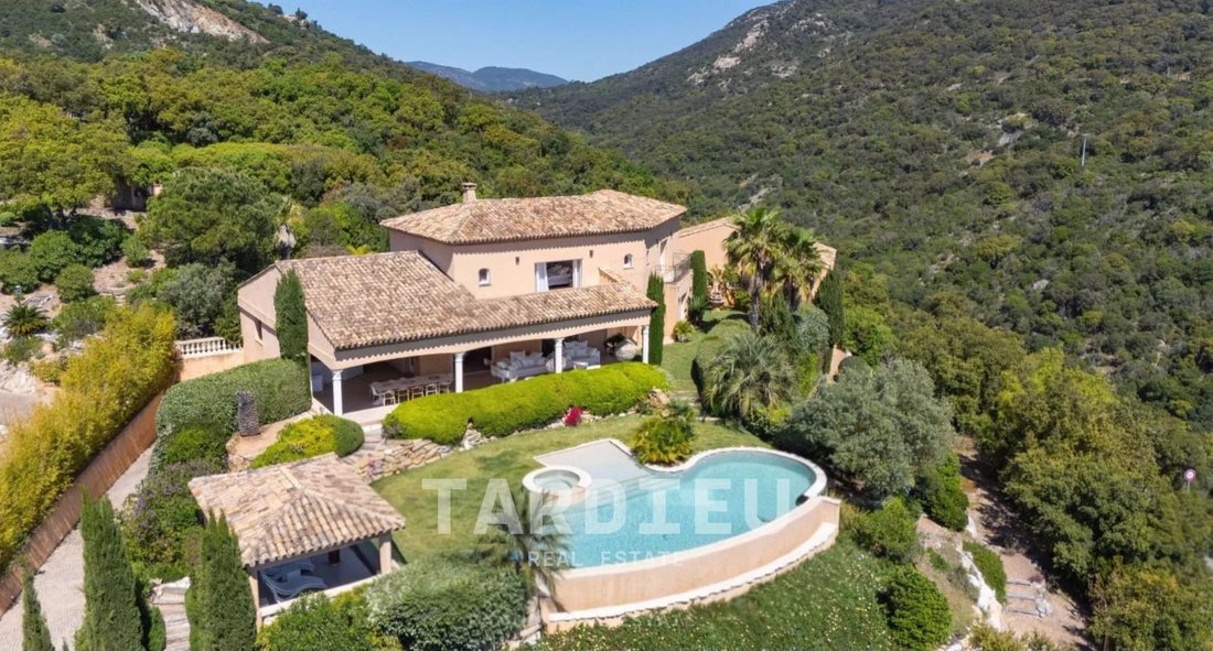 Villa a Grimaud, Provenza-Alpi-Costa Azzurra, Francia 1 - 18716801