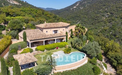 Villa in Grimaud, Provence-Alpes-Côte d'Azur, France 1