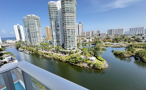 Eigentumswohnung in Golden Beach, Florida, Vereinigte Staaten 1