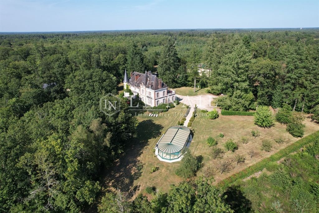 Château à Salbris, Centre-Val de Loire, France 2 - 14992989