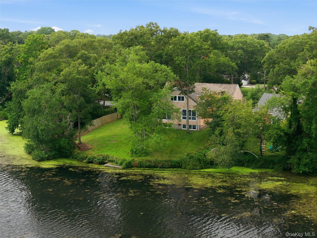 Casa a East Patchogue, New York, Stati Uniti 1 - 18717978