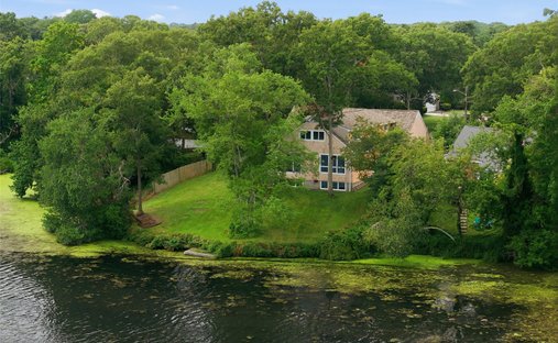 House in East Patchogue, New York, United States 1
