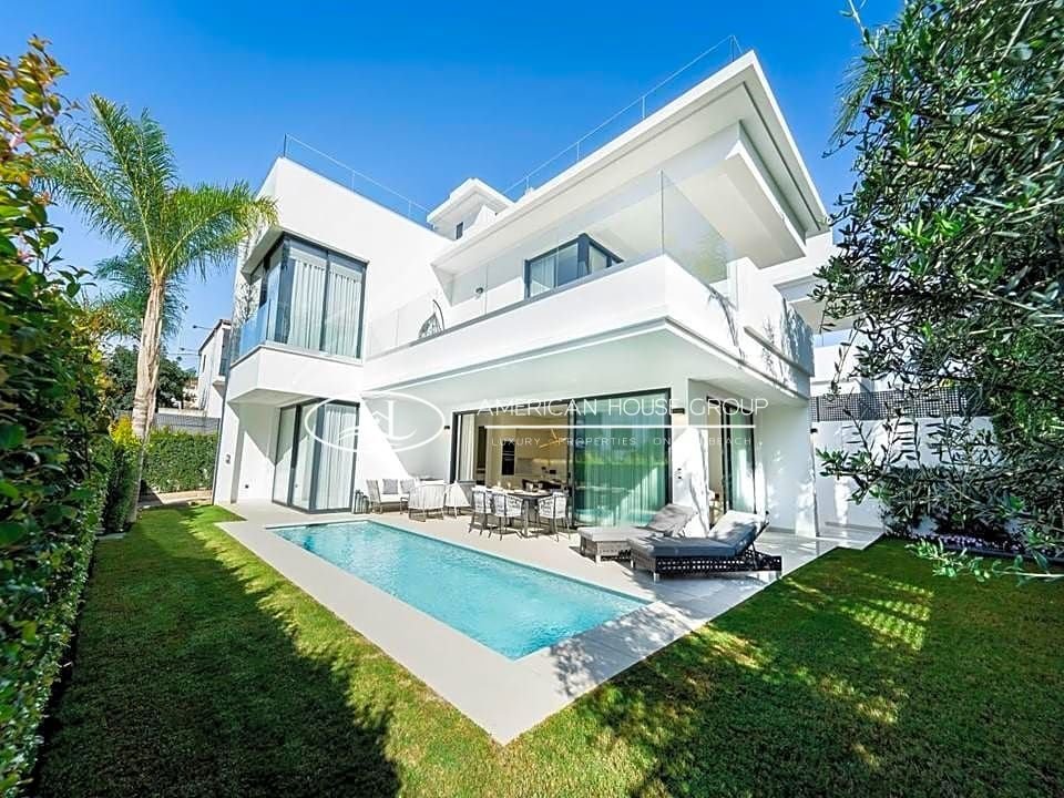 Villa in Marbella, Andalusia, Spain 1 - 12981413