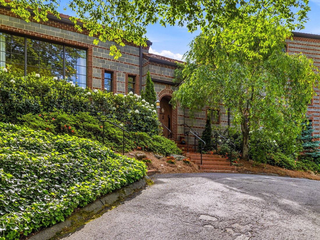 Casa en Asheville, Carolina del Norte, Estados Unidos 5 - 17963156