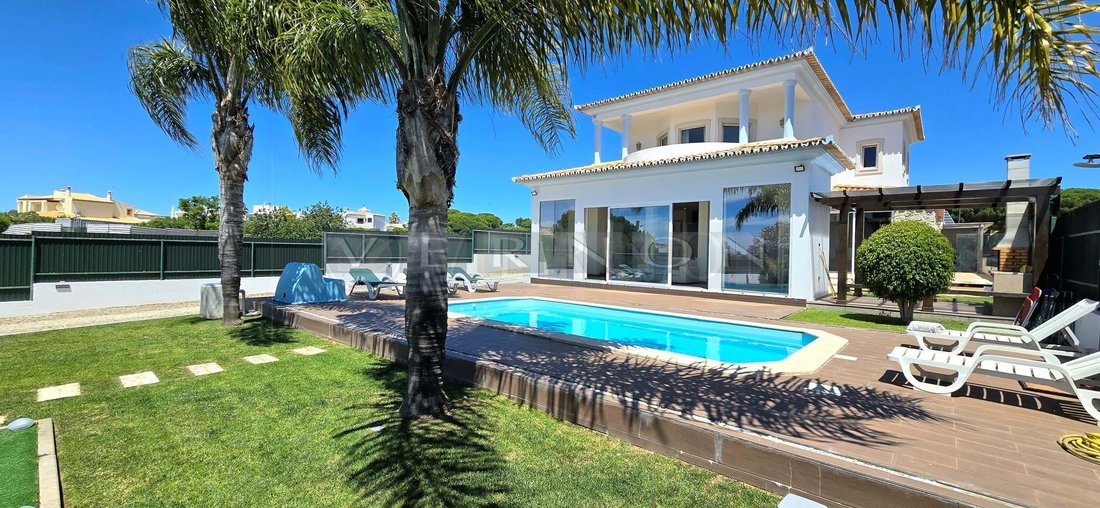 Villa in Olhos de Agua, Algarve, Portugal 1 - 17967843