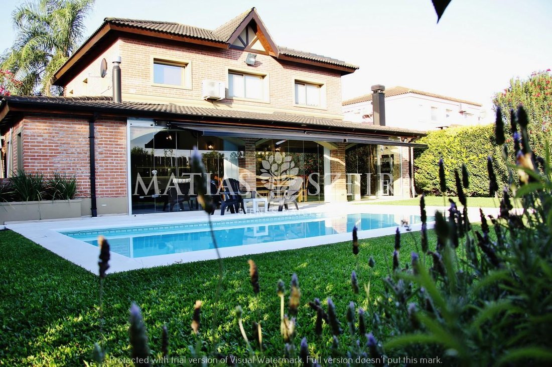 Casa a Villa Udaondo, Provincia di Buenos Aires, Argentina 1 - 18716413