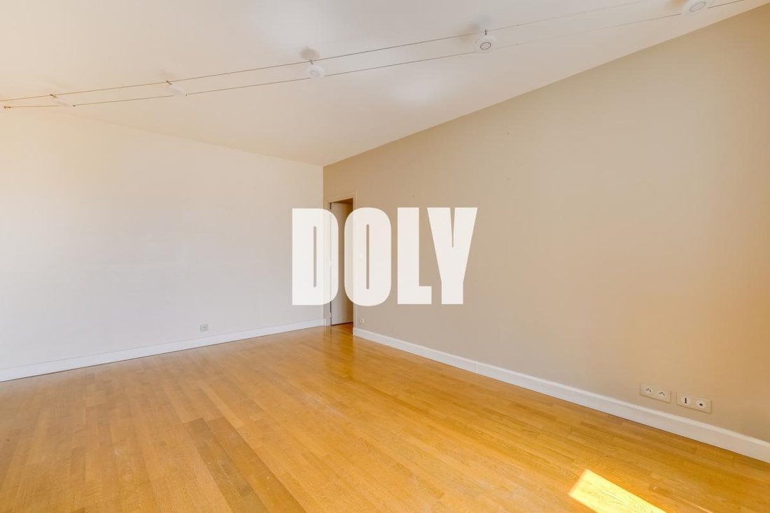 Apartment in Saint-Cloud, Ile-de-France, France 4 - 18716550