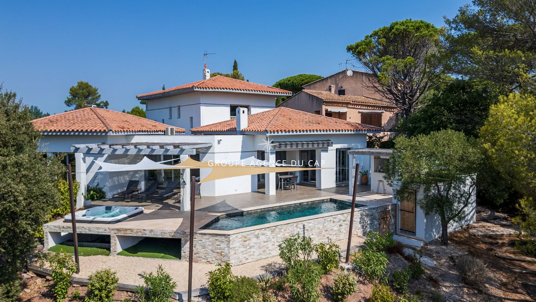 Villa in Exterieurs, Frejus, France 1 - 18719903