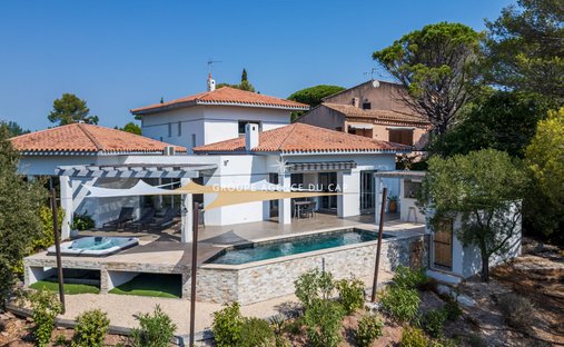 Villa in Exterieurs, Frejus, France 1