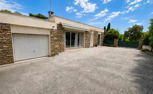 Maison à Nord Est, Bormes-les-Mimosas, France 1