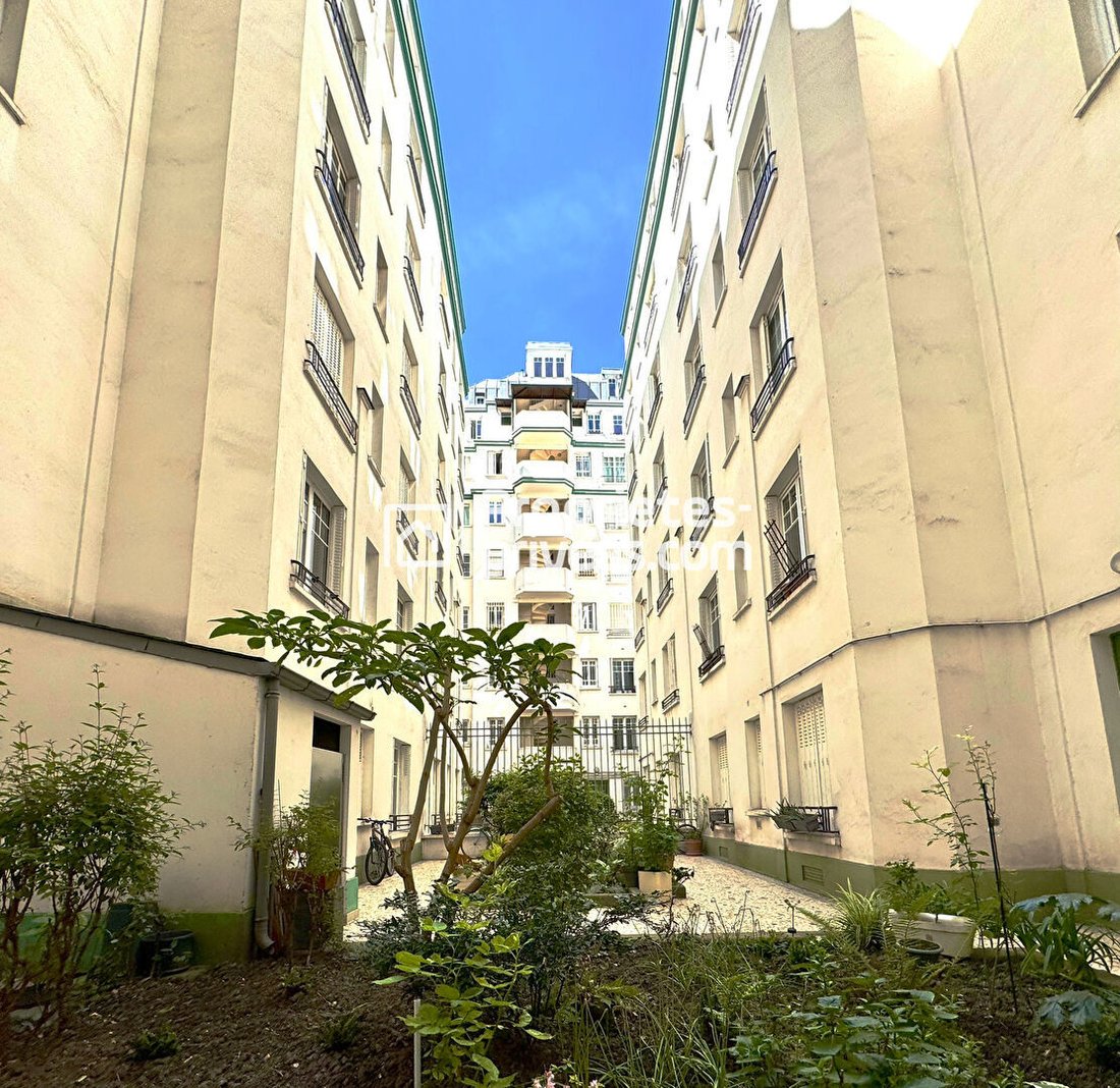 Apartment in Saint Lambert, Paris 15e Arrondissement, Paris 2 - 18717583