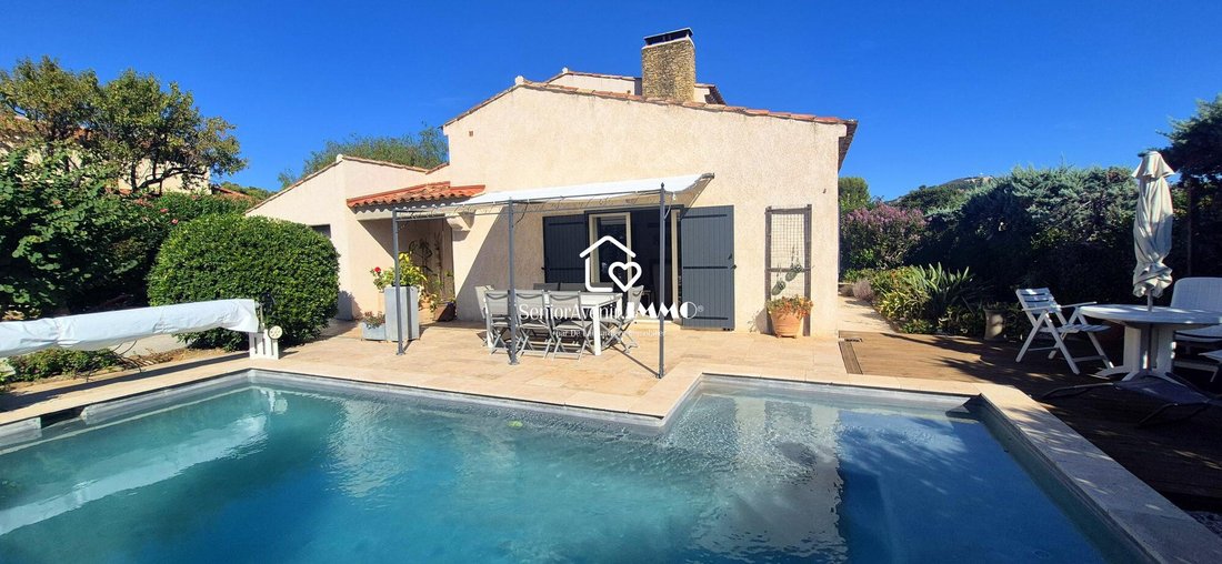 Villa in Six-Fours-les-Plages, Provence-Alpes-Côte d'Azur, France 1 - 18465312