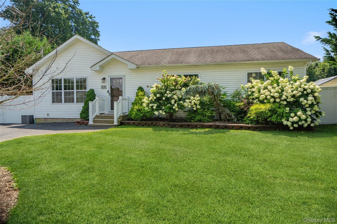 House in Lake Ronkonkoma, New York, United States 1 - 18719605