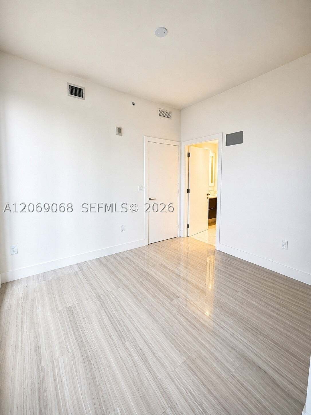 Condo in Miami, Florida, United States 4 - 18719363