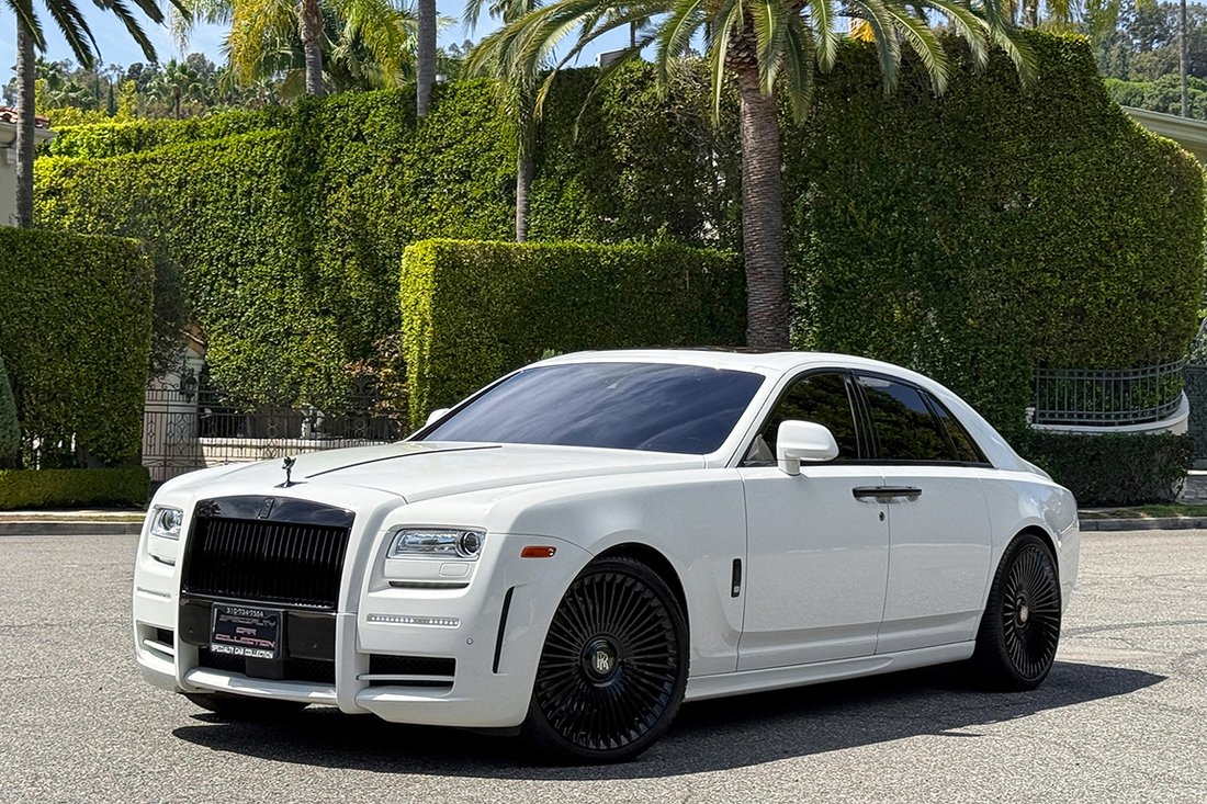 Sedan in West Hollywood, CA, United States 1 - 18717141