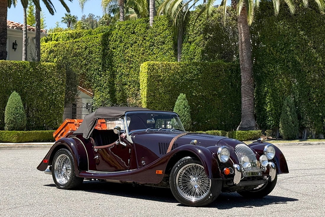 Roadster in West Hollywood, CA, United States 3 - 18717119