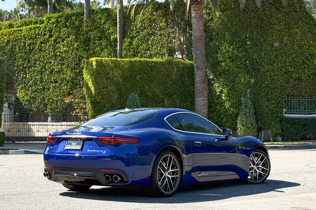 Coupe in West Hollywood, CA, United States 5 - 18716951