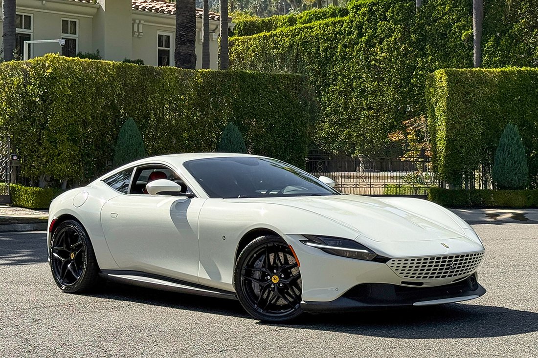 Coupe in West Hollywood, CA, United States 3 - 18716876