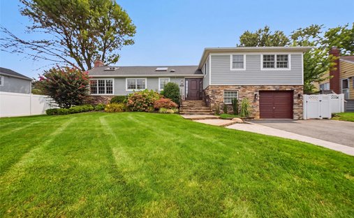 House in Massapequa Park, New York, United States 1