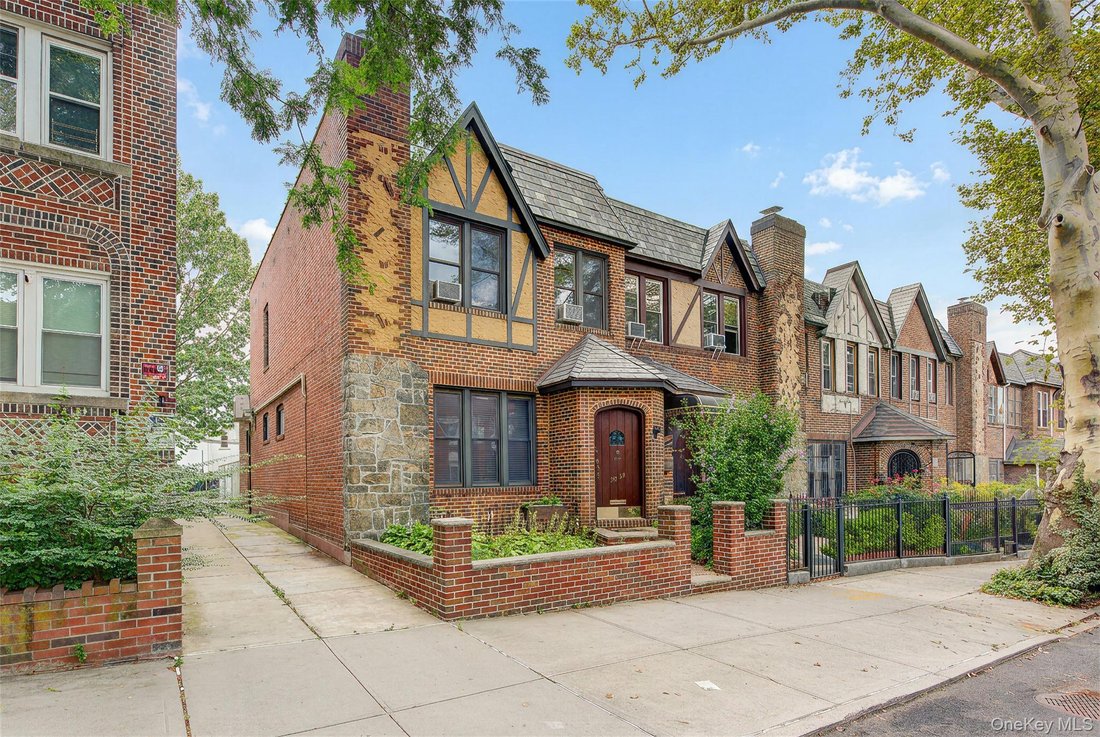 House in New York, New York, United States 1 - 18306093