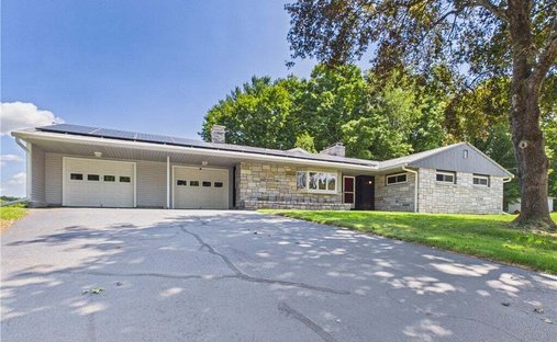 House in Thompson, Connecticut, United States 1