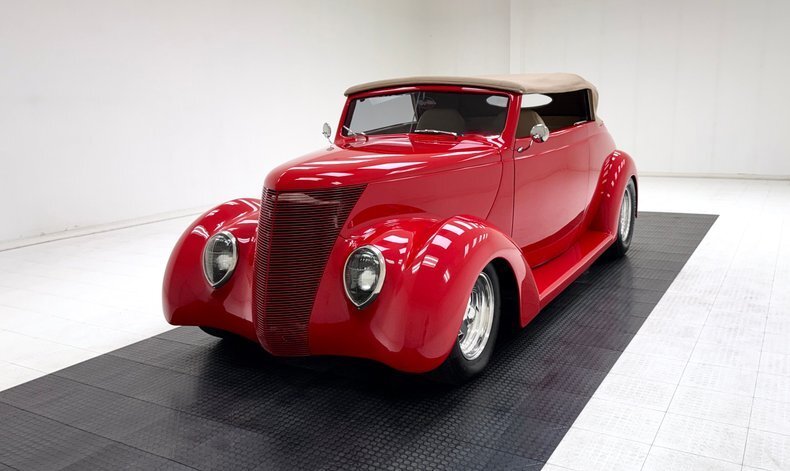 Cabriolet in Morgantown, United States 1 - 18720638