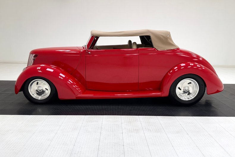 Cabriolet in Morgantown, United States 3 - 18720638