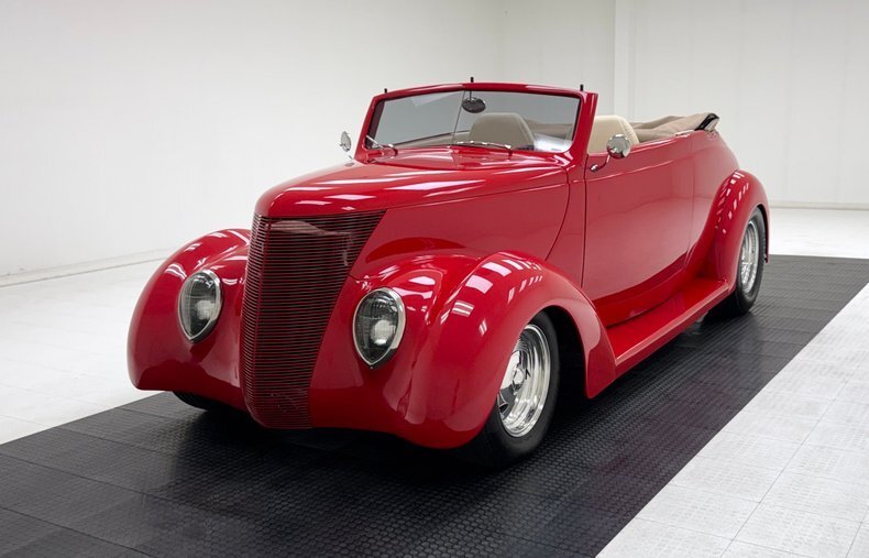 Cabriolet in Morgantown, United States 2 - 18720638