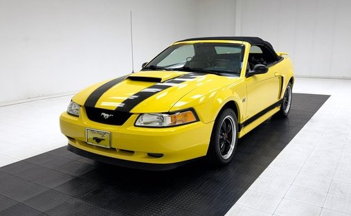 56 476 Miles/Former Show Car/4.6 Liter SOHC V8/4R70W Auto/New Interior in Morgantown, United States 1