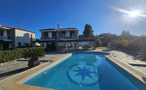 Villa in Pallini Municipal Unit, Macedonia and Thrace, Greece 1