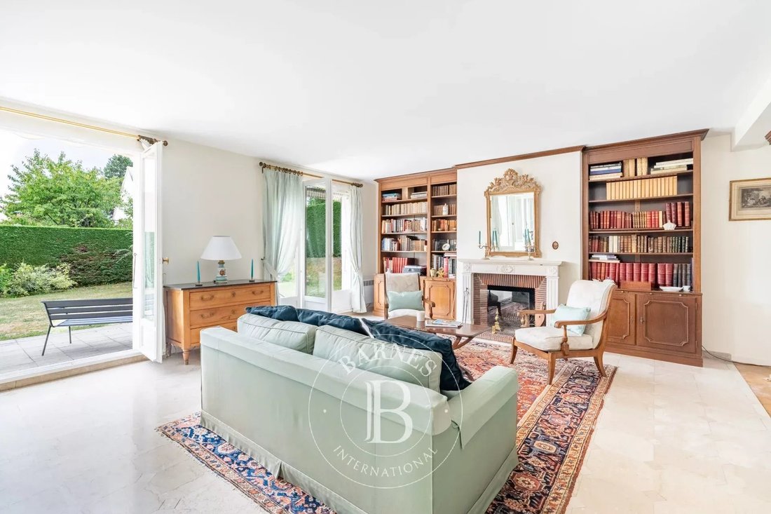 House in Sud, Chambourcy, France 4 - 18720959