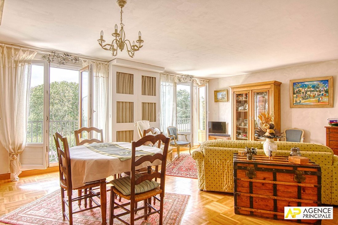 Apartment in Domaine National du Château, Versailles, France 3 - 18728246