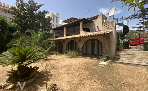 Land in Vari, Attica, Greece 1