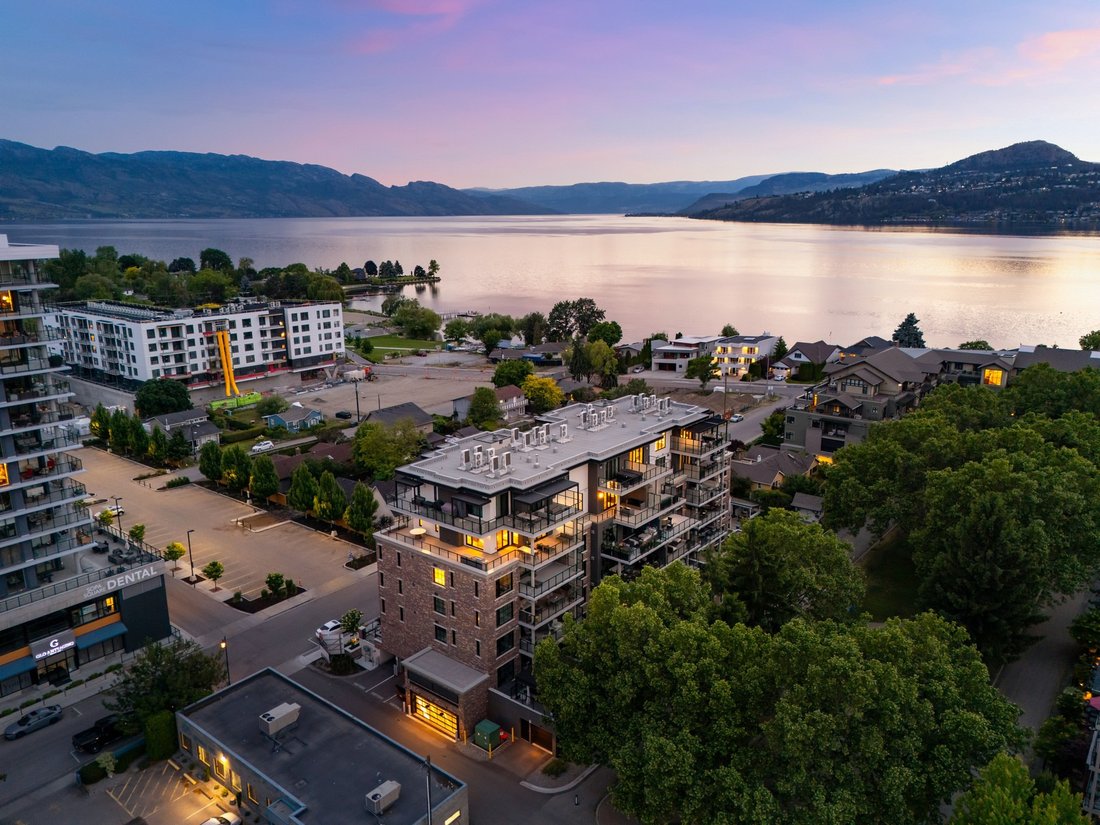 House in Kelowna, British Columbia, Canada 1 - 18729081