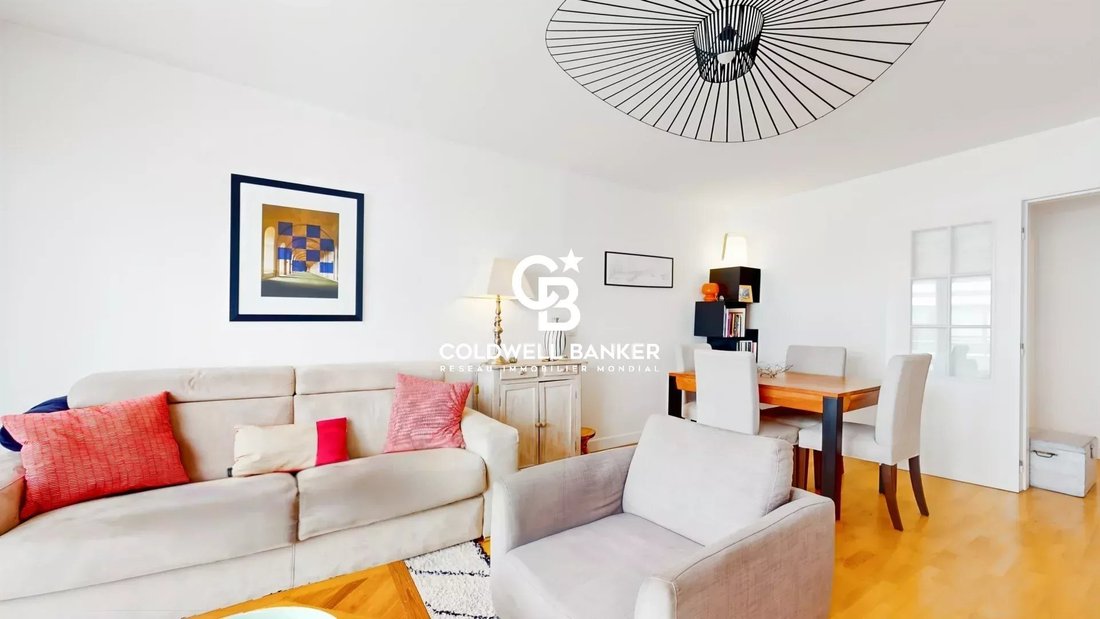 Apartment in Perouses, Paris, Ile-de-France 5 - 18722835