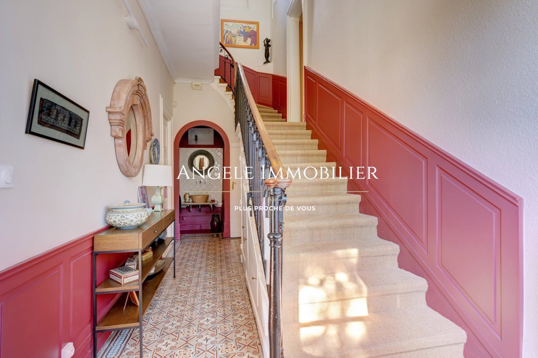 Estate in Écully, Auvergne-Rhône-Alpes, France 5 - 18726349