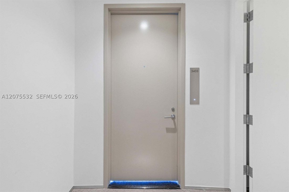 Condo in Miami, Florida, United States 3 - 18722021