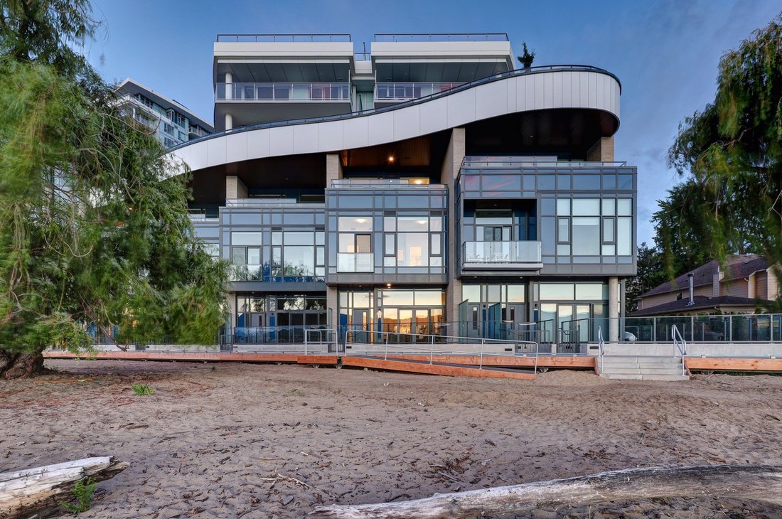 House in Kelowna, British Columbia, Canada 1 - 18729076
